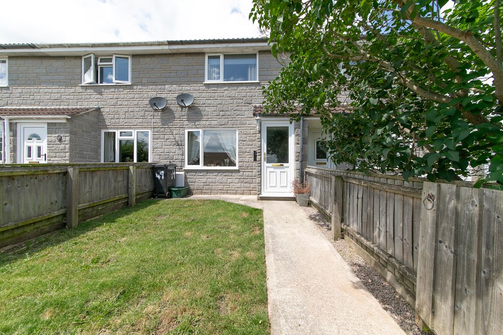 Property photo 1 of 16 Photo 7