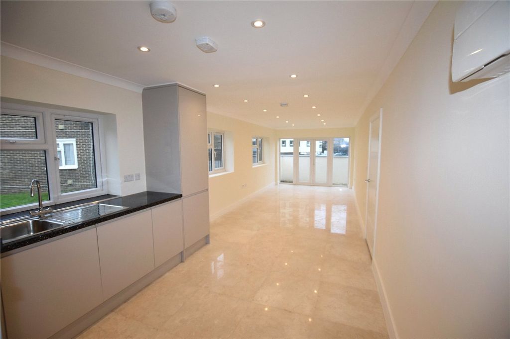 Property photo 2 of 10 Picture No. 02