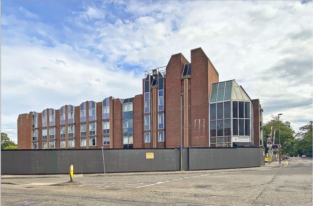 Property photo 1 of 9 Kings Front