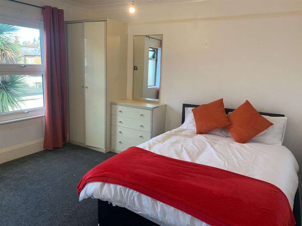 Property photo 1 of 9 Bedroom 2 (Orange) .1.Jpg