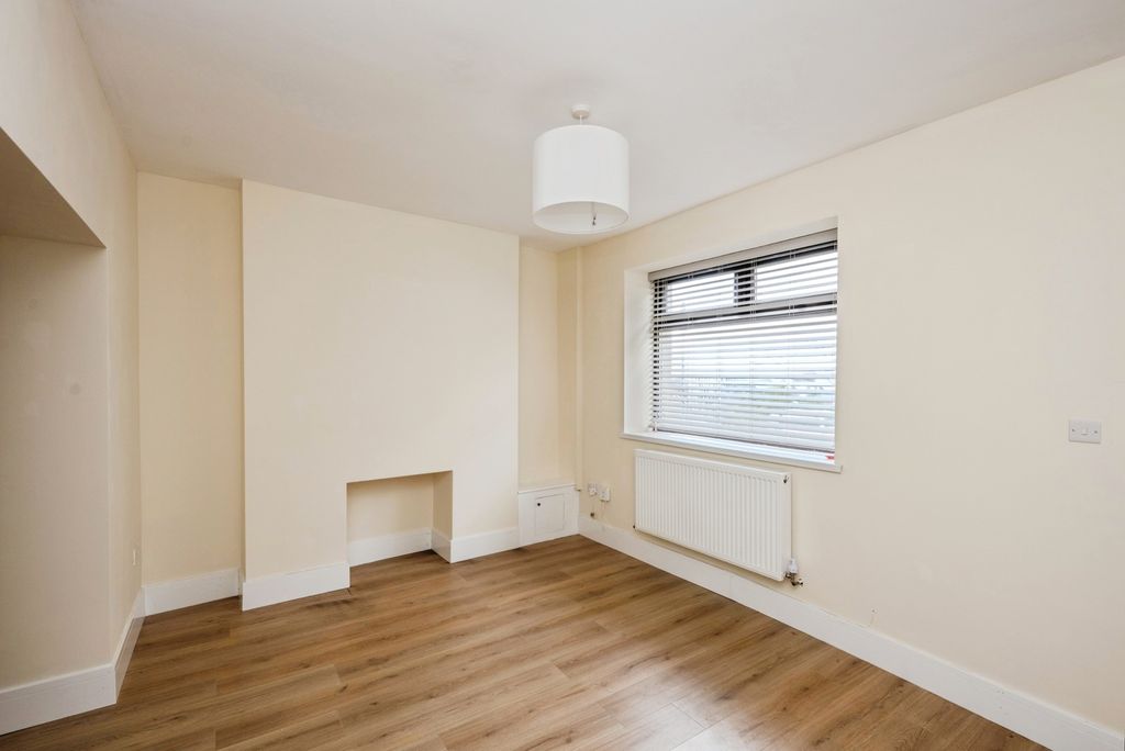 Property photo 3 of 17 Pbox-Img.Jpg