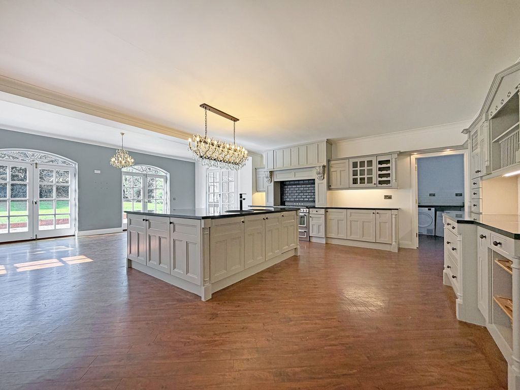 Property photo 2 of 49