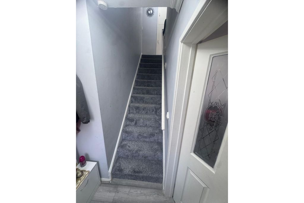 Property photo 3 of 26 Landing