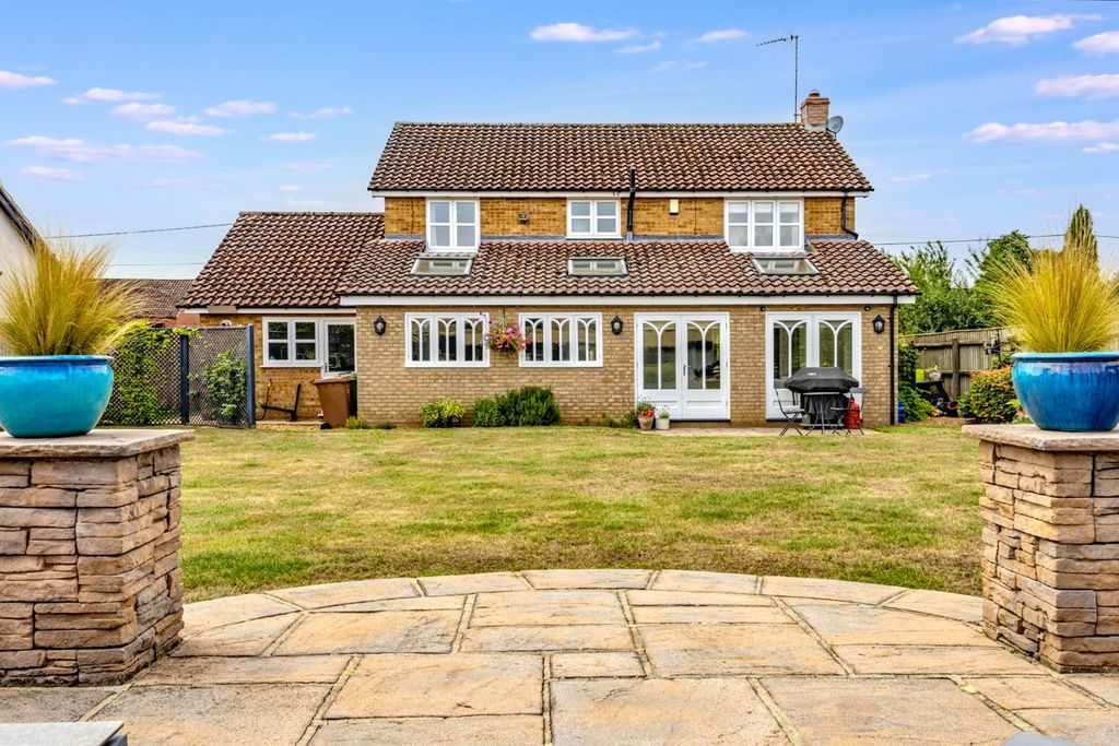 Property photo 2 of 44 4211336