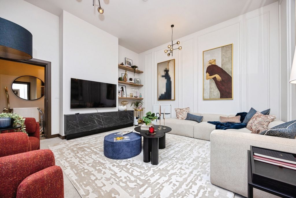 Property photo 3 of 23 Pbox-Img.Jpg