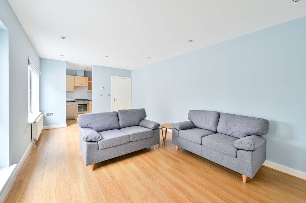 Property photo 3 of 12