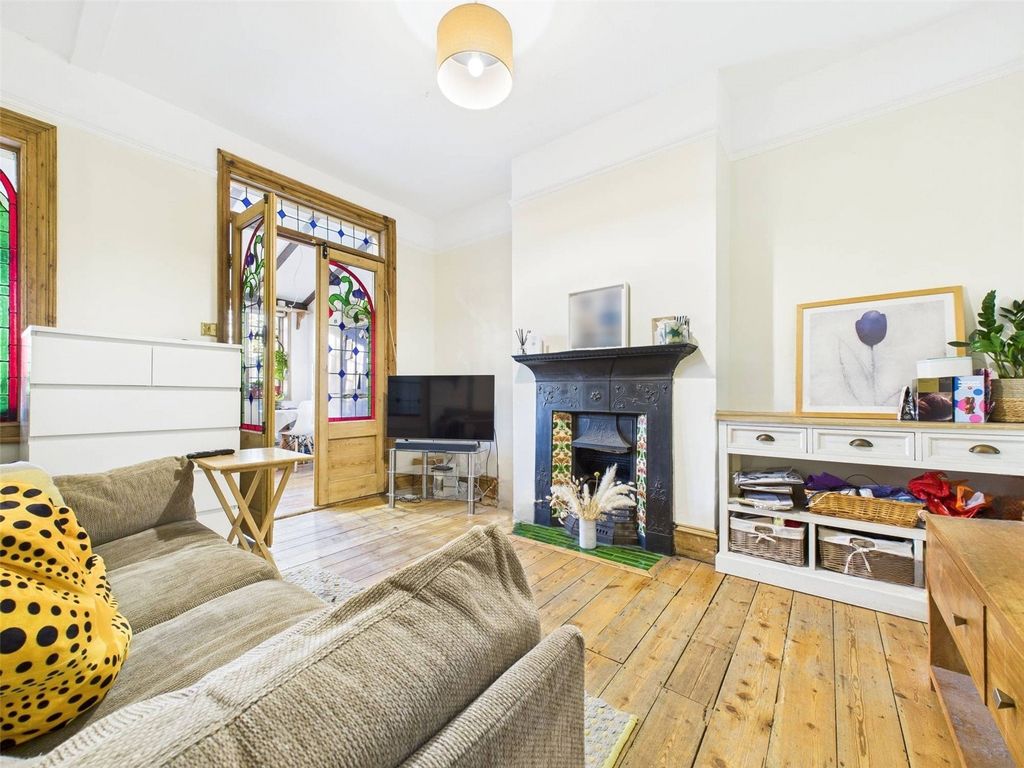 Property photo 2 of 15 Picture No. 24