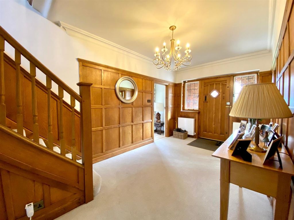 Property photo 3 of 29 Hall1.Jpg