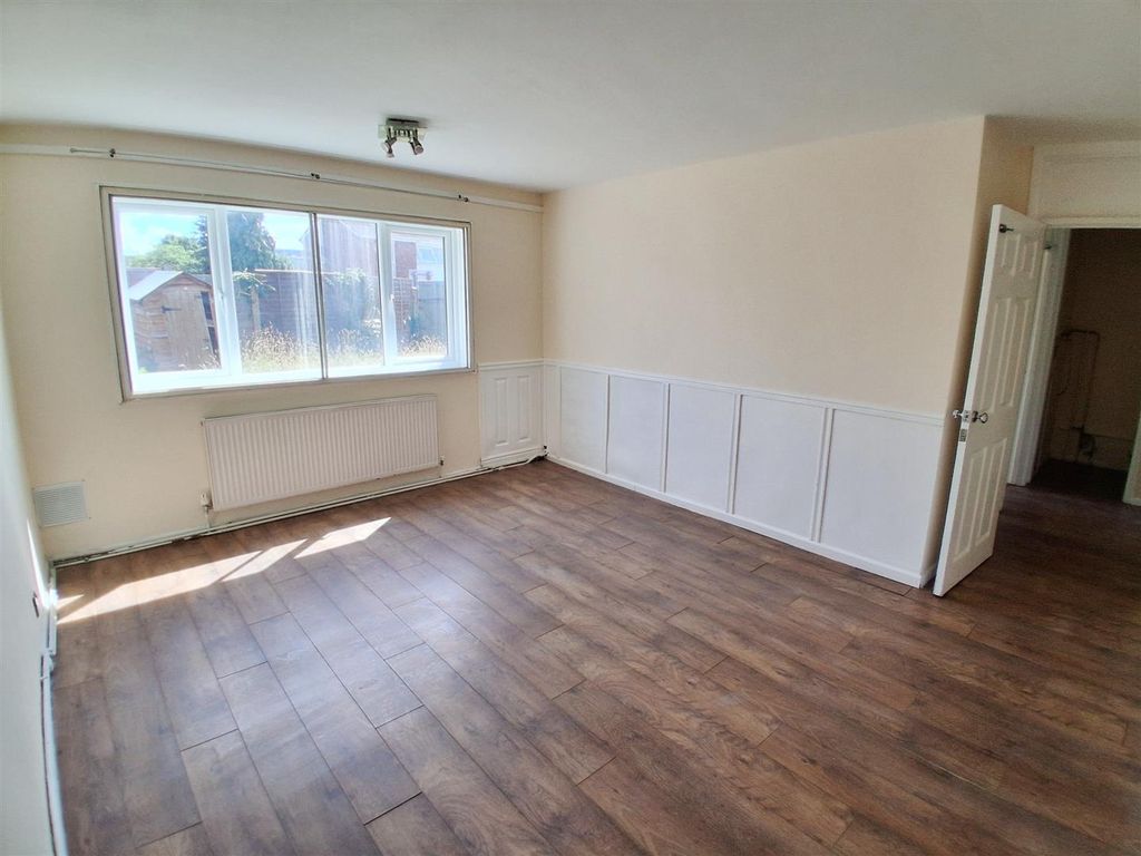 Property photo 2 of 13 1