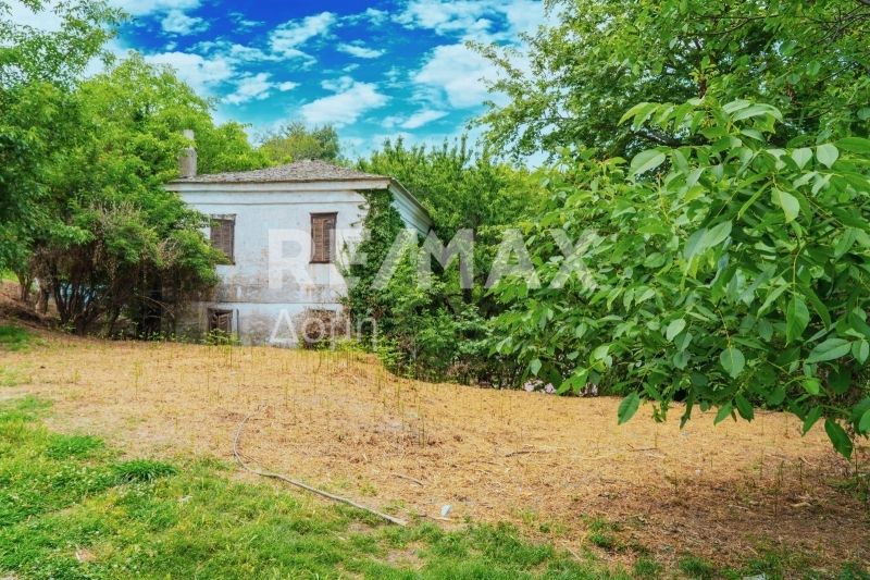 Property photo 1 of 22