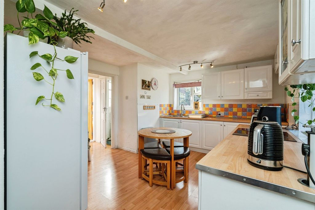 Property photo 3 of 19