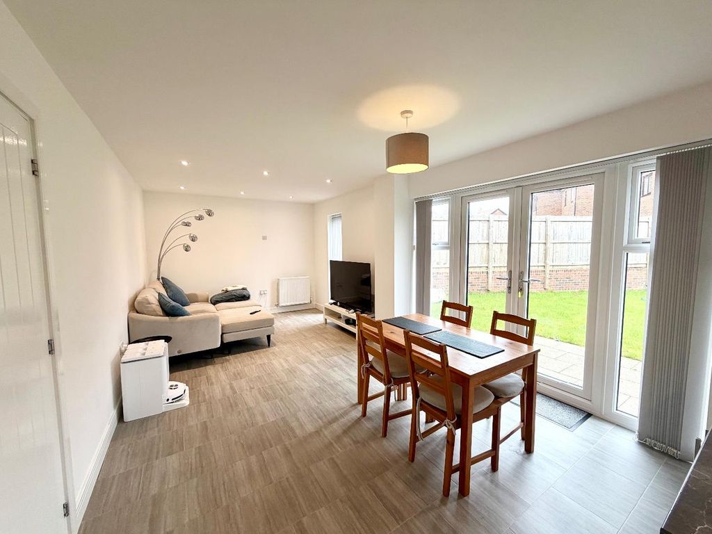 Property photo 2 of 20 Kitchen/Diner