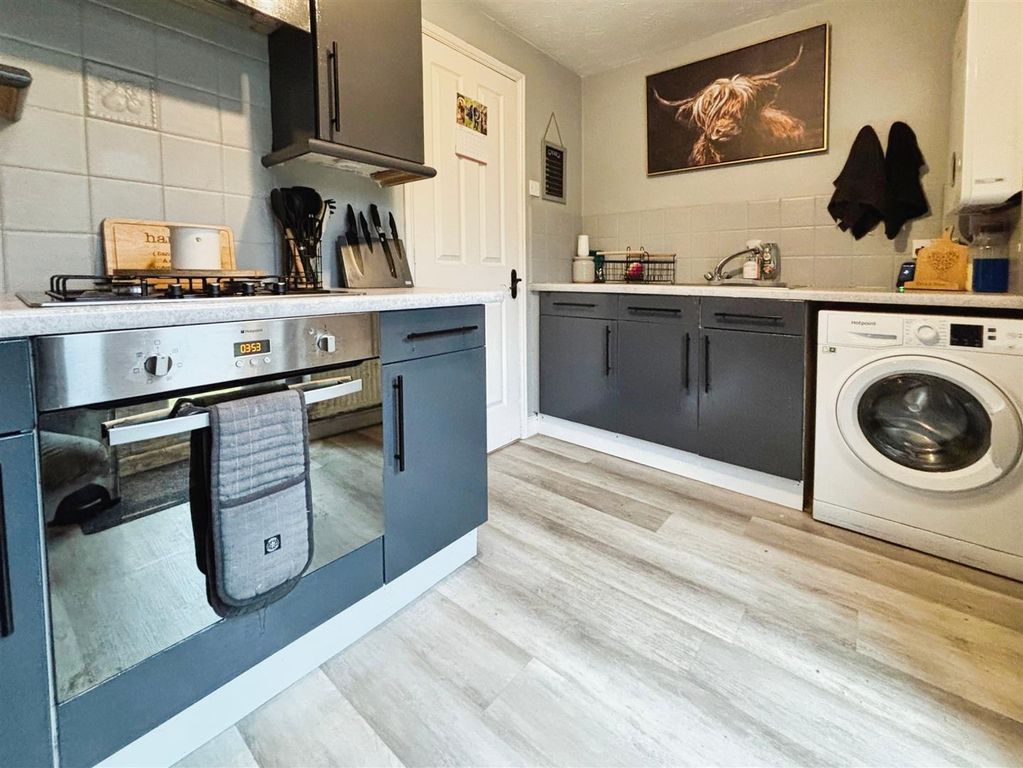 Property photo 3 of 15 Kitchen