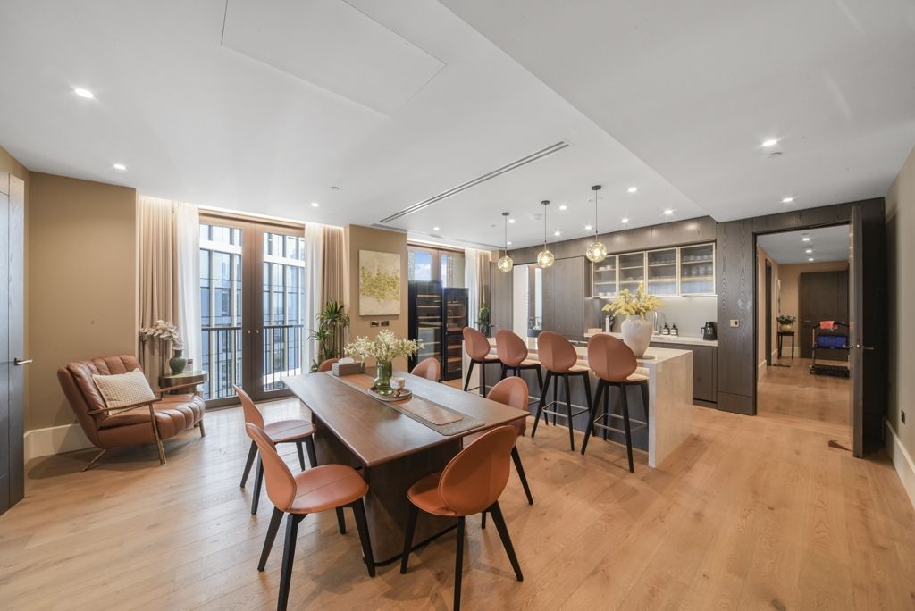 Additional image 5 of 6 bed flat to rentOak Lane, London SW8