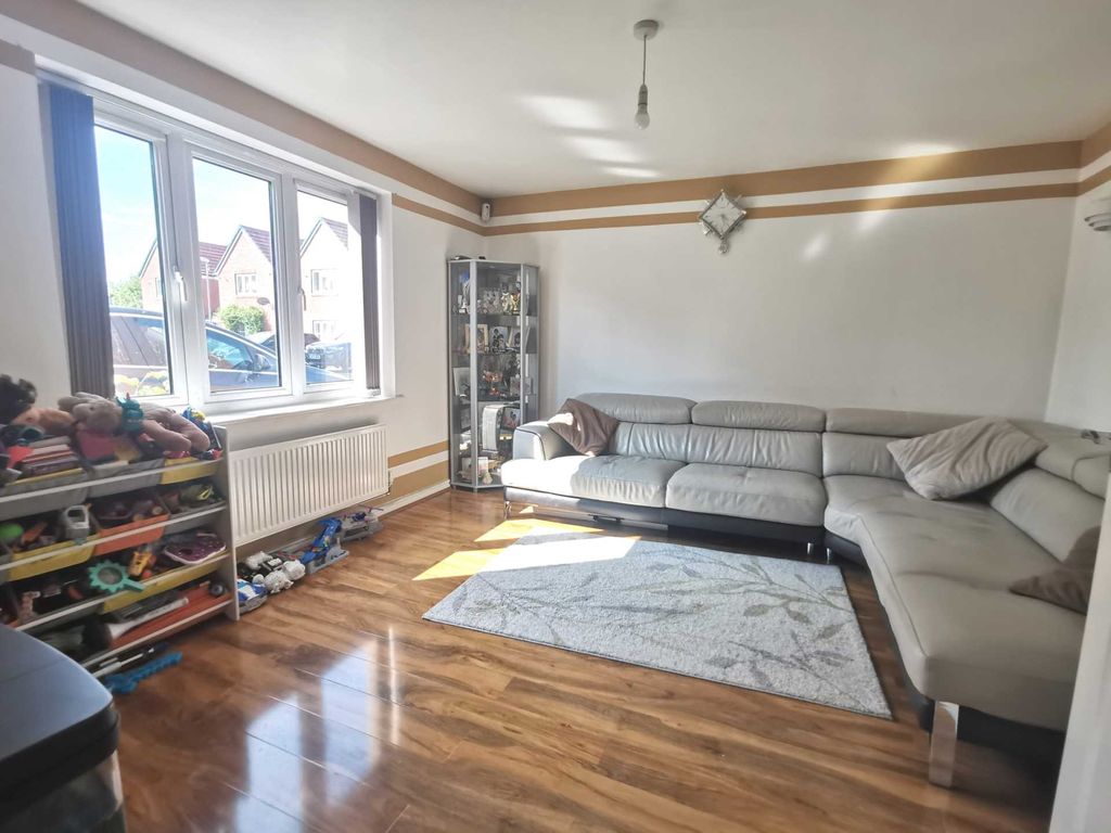 Property photo 2 of 13