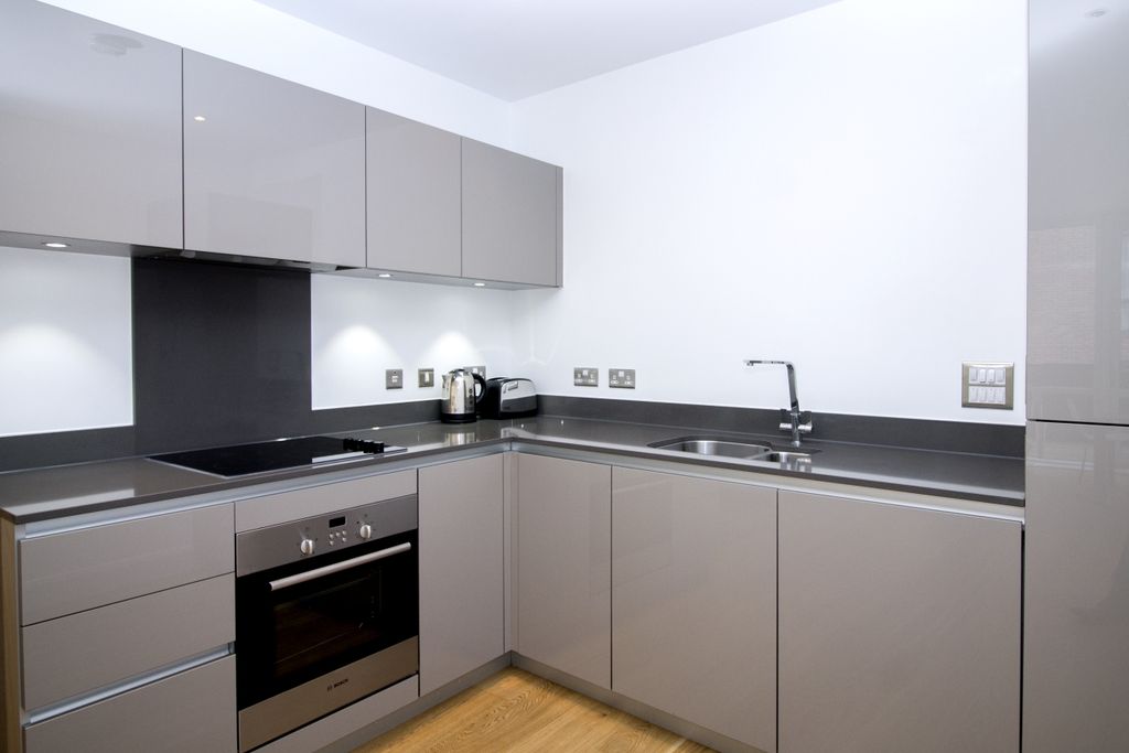 Property photo 3 of 6 Kitchen