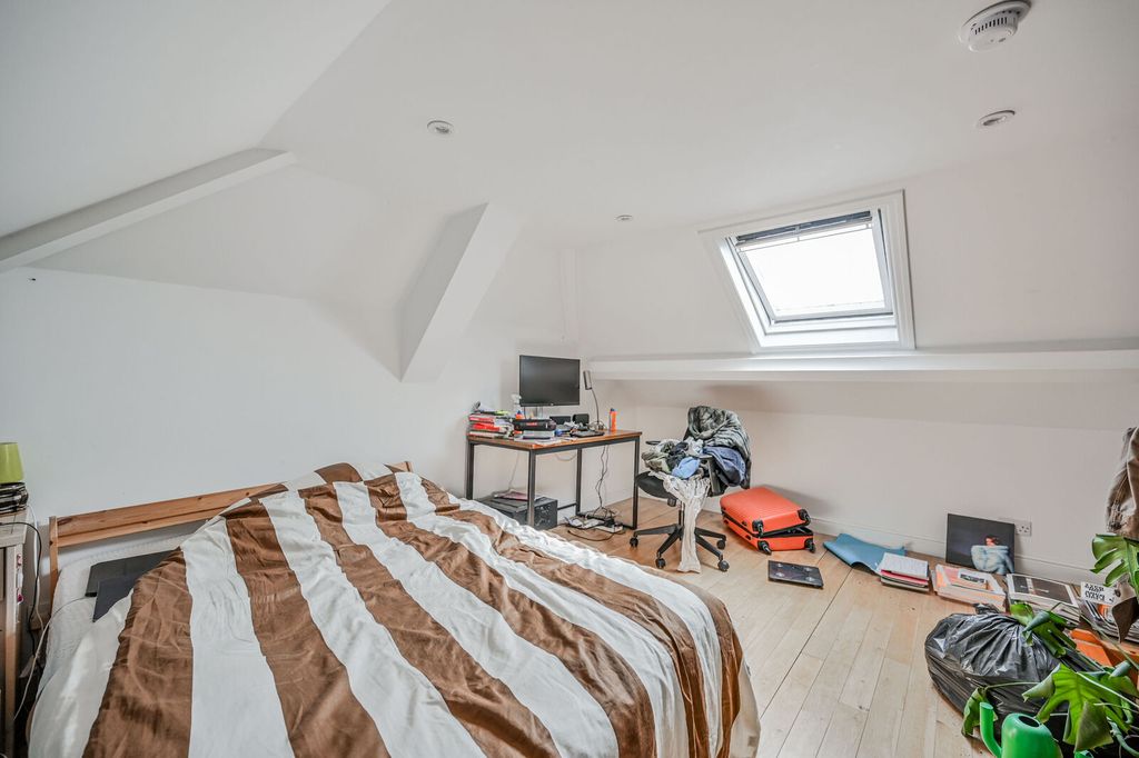 Property photo 3 of 19
