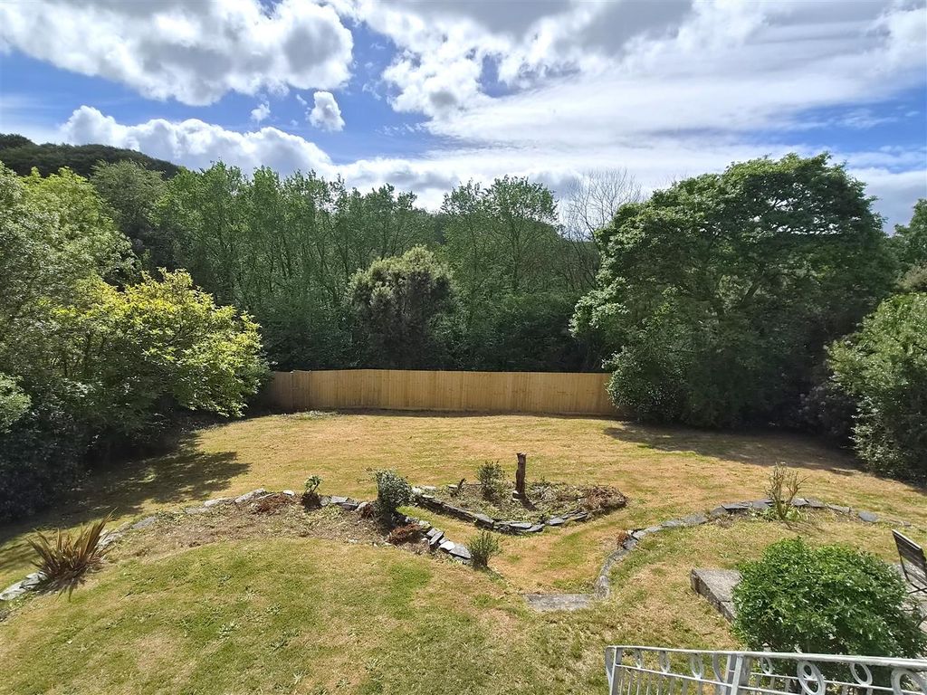 Property photo 3 of 26 Garden
