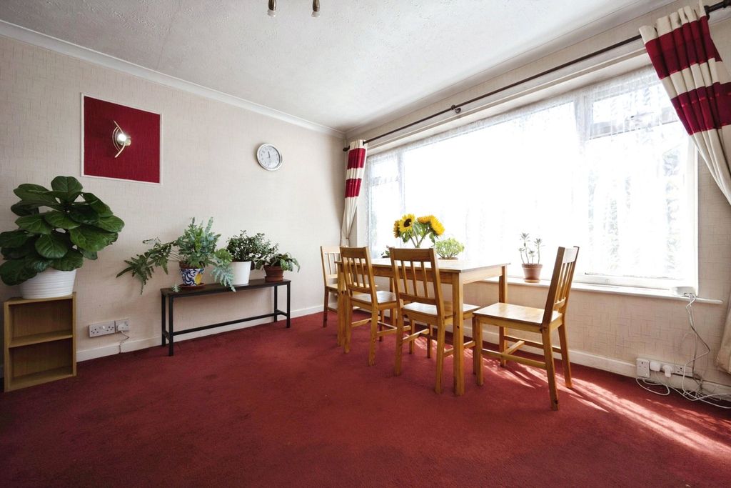 Property photo 3 of 28 Picture No. 44