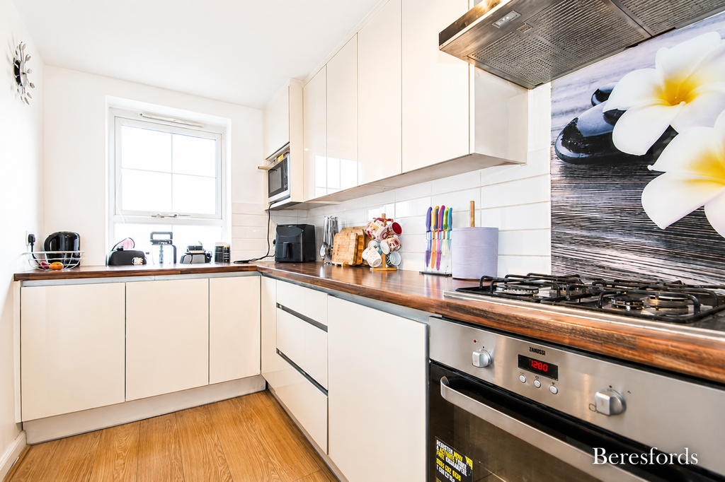 Property photo 2 of 12 Kitchen