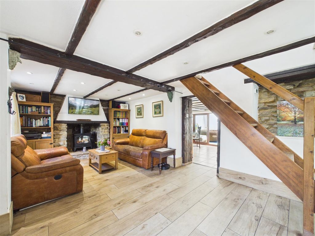 Property photo 2 of 34