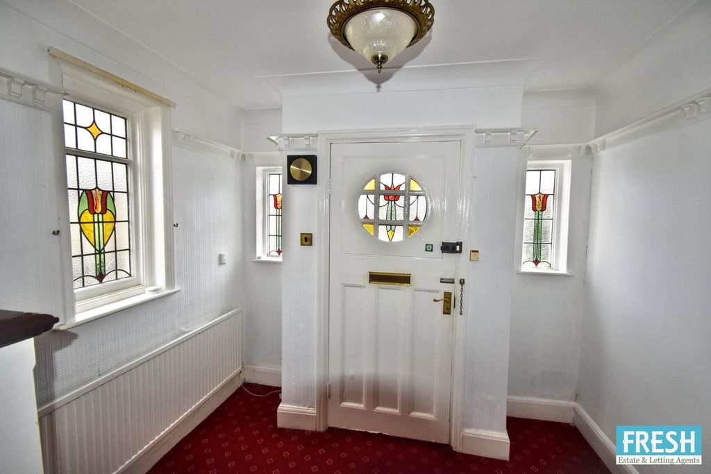 Property photo 3 of 31