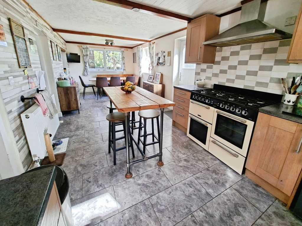 Property photo 3 of 31 Pbox-Img.Jpg