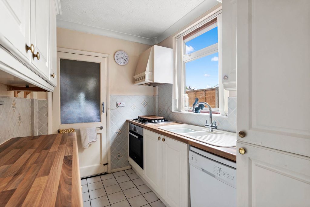 Property photo 2 of 15