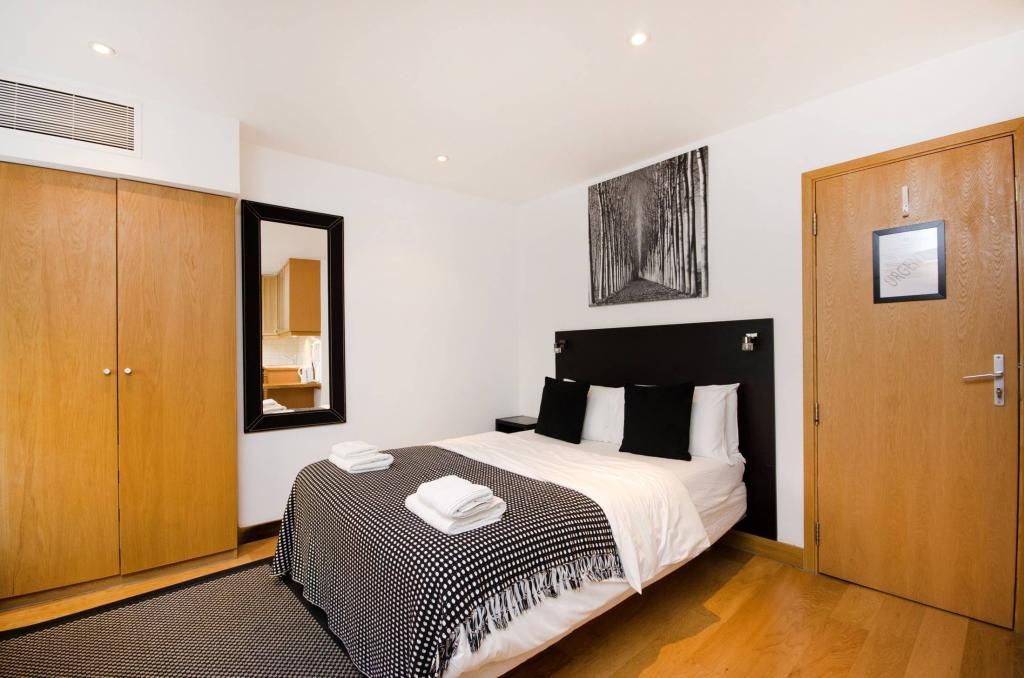 Property photo 1 of 5 Studio To Rent Bloomsbury