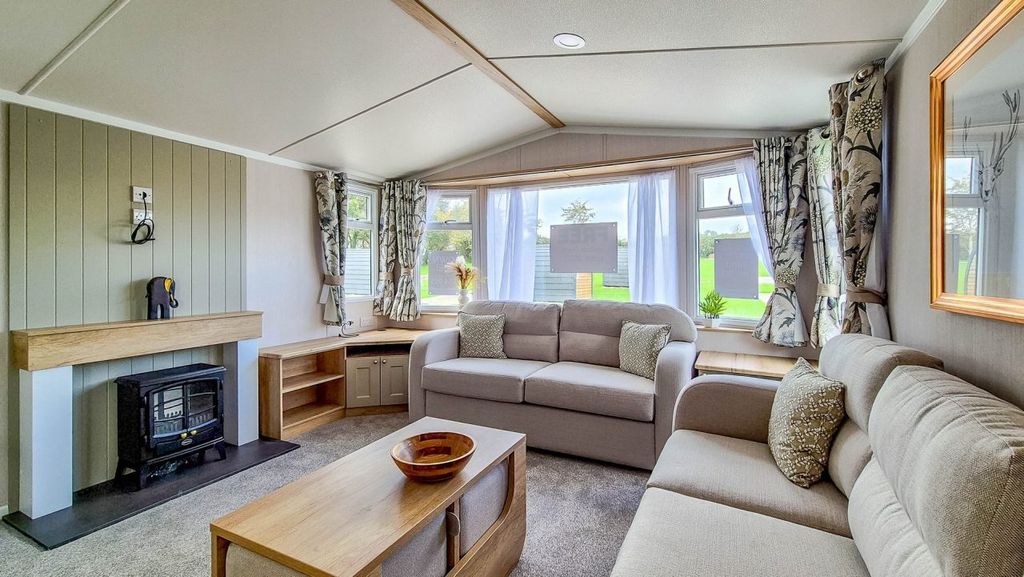 Property photo 3 of 20 Untitled 7