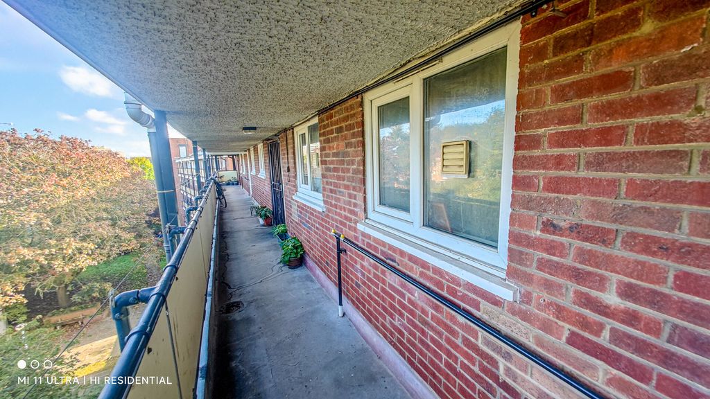 Property photo 3 of 13 Photo 6