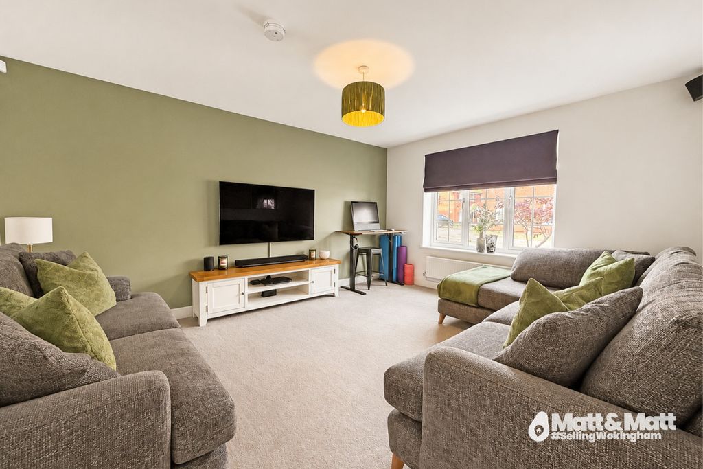 Property photo 2 of 11 5275794