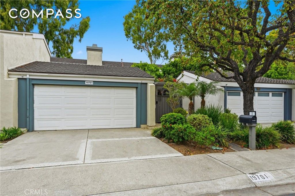 Property photo 2 of 38