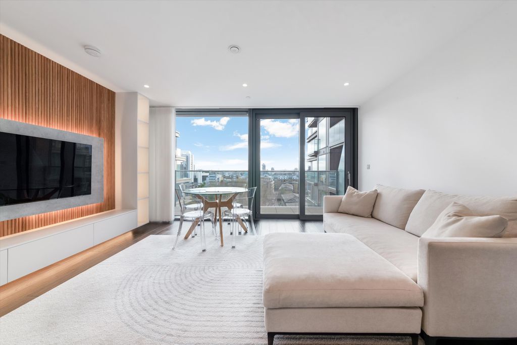 Property photo 2 of 16 Image