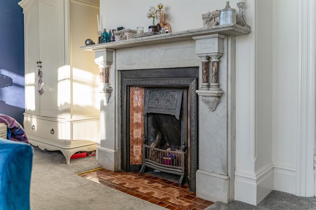 Additional image 16 of 6 bed semi-detached house for saleEast Ham Road, Littlehampton BN17