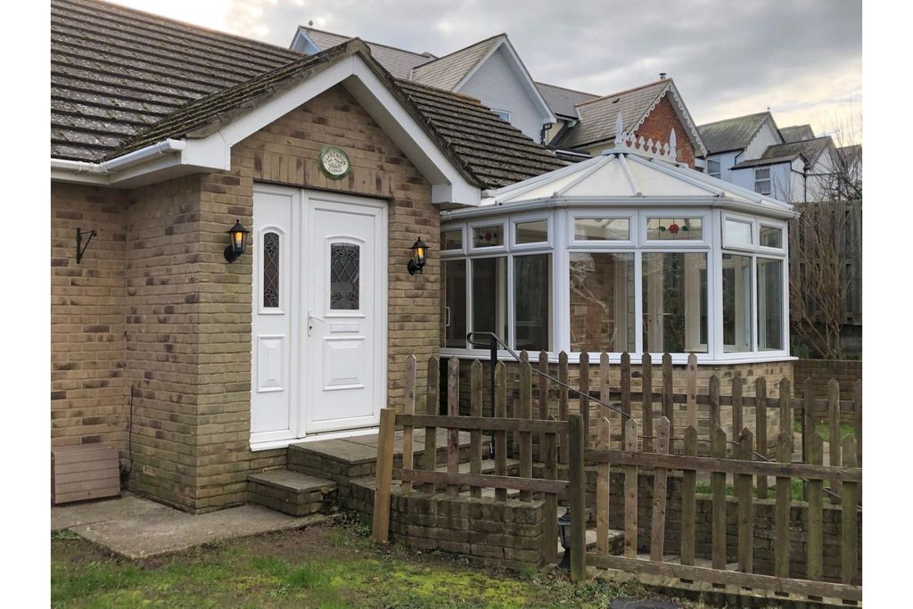 Property photo 1 of 8 Front