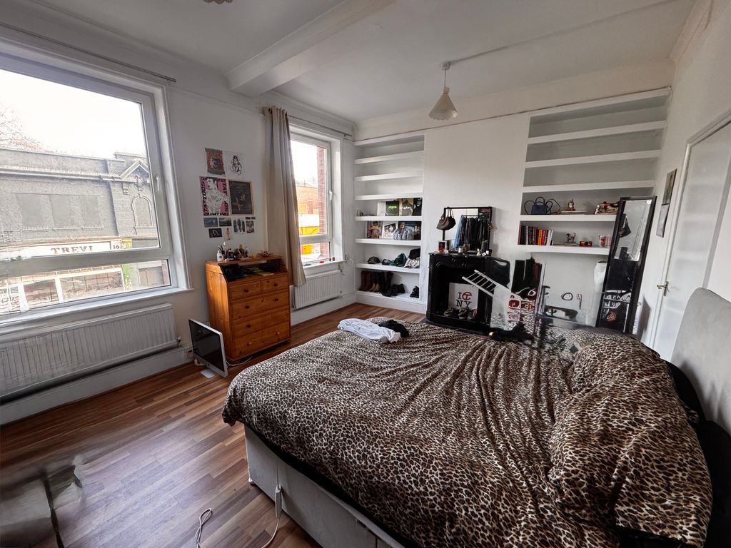 Property photo 2 of 8