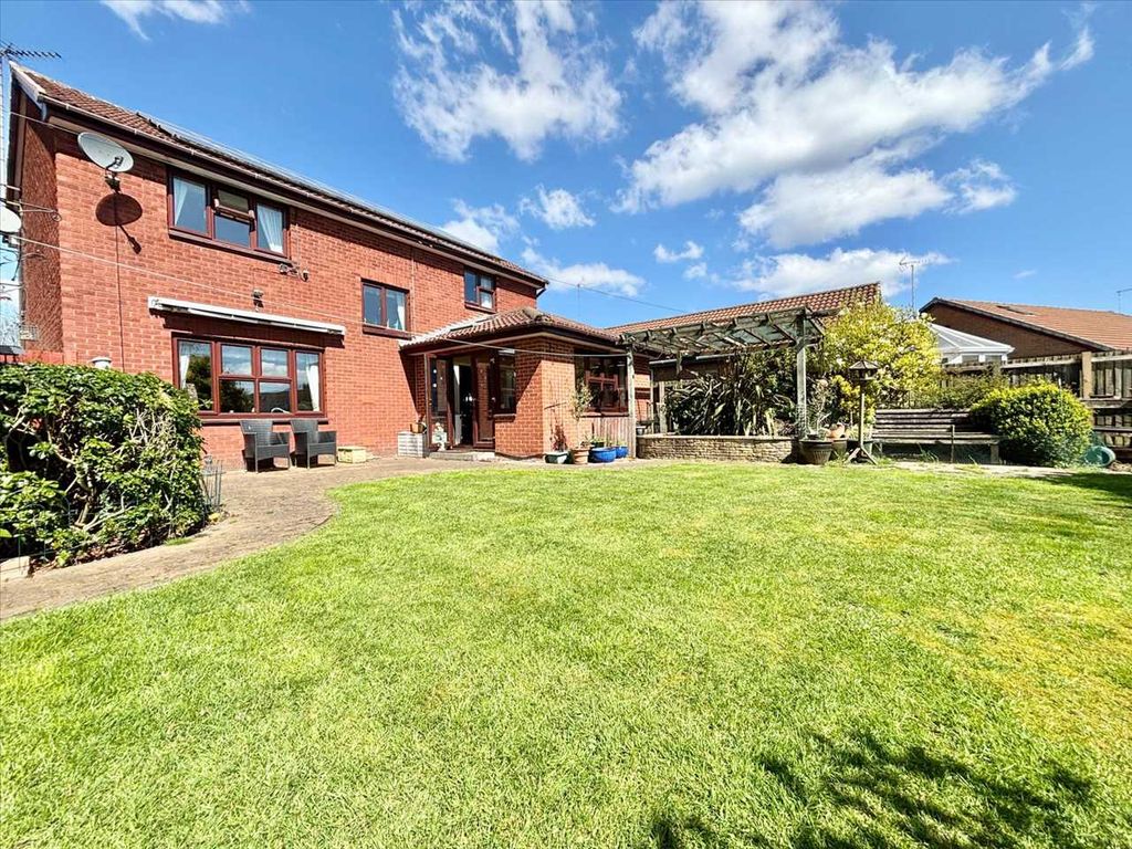 Property photo 2 of 30