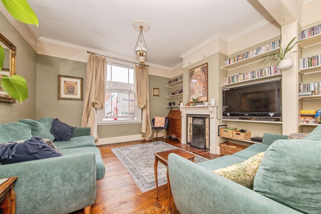 Property photo 2 of 16