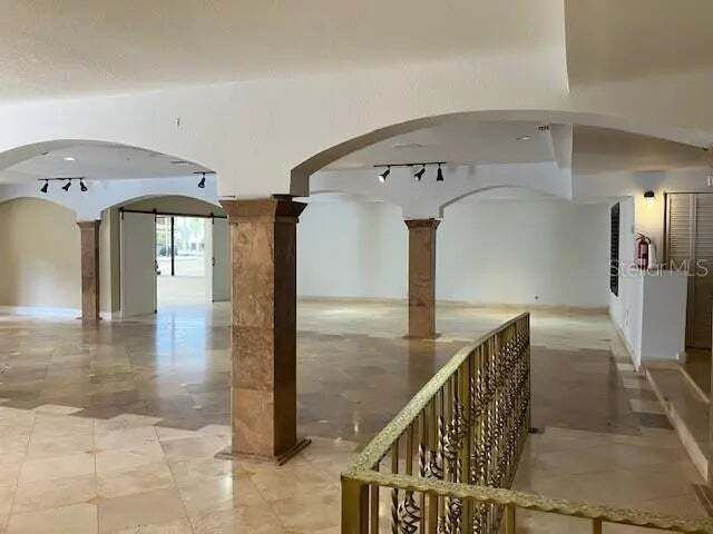 Property photo 3 of 8 <Alttext/>