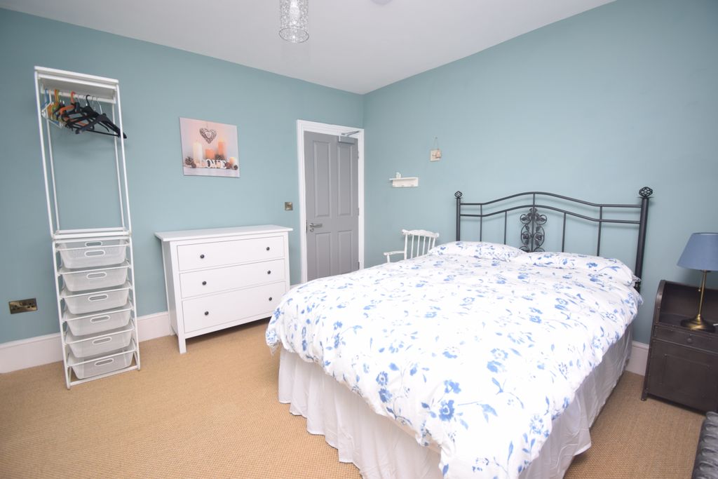 Property photo 1 of 15 Bedroom 3