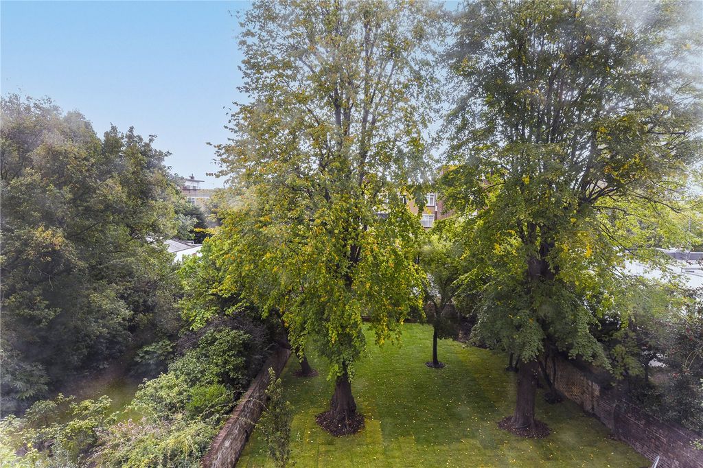 Property photo 2 of 19 Picture No. 21