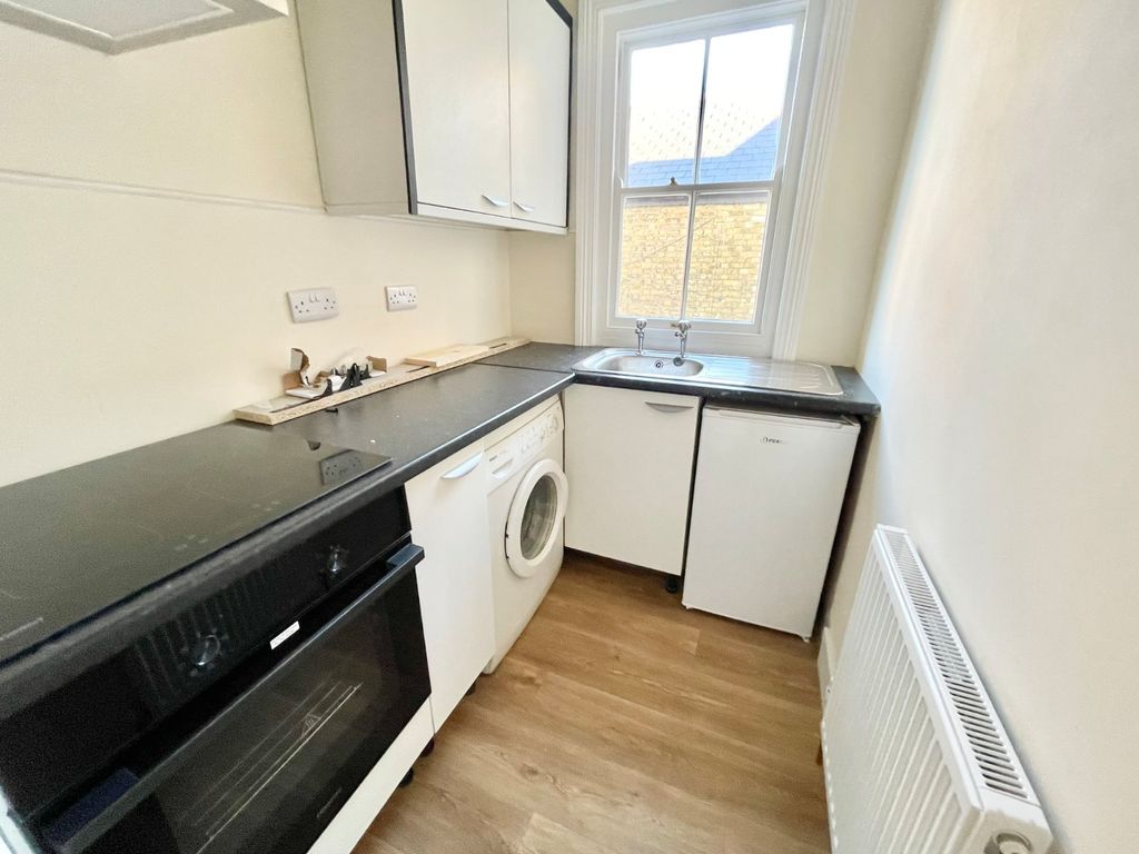 Property photo 2 of 5 Picture 2