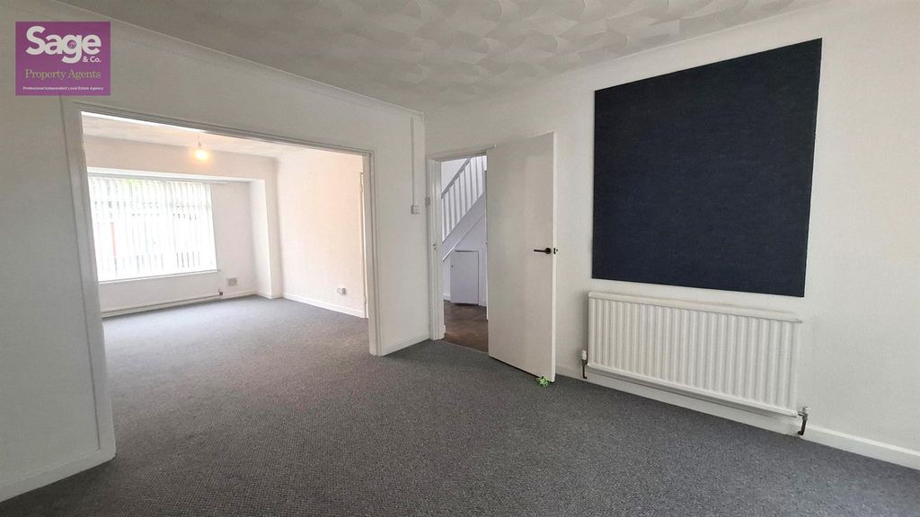 Property photo 2 of 34