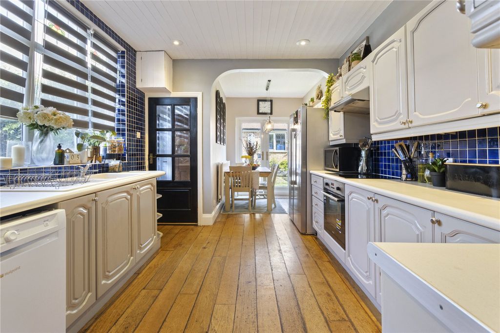 Property photo 2 of 27 Kitchen