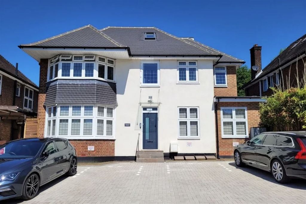 Property photo 1 of 8 (Main)