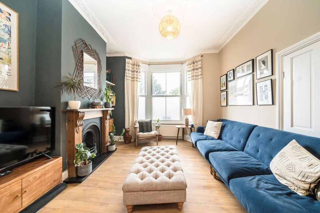 Property photo 2 of 12
