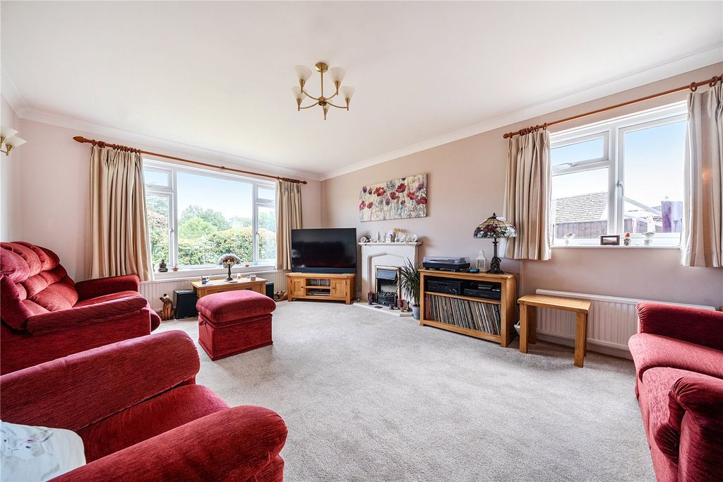 Property photo 2 of 19 Picture No. 24