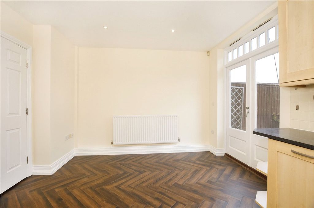 Property photo 3 of 17 Picture No. 21