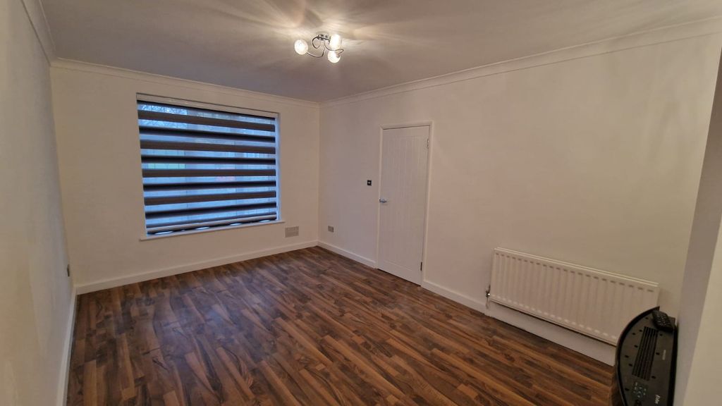 Property photo 3 of 25